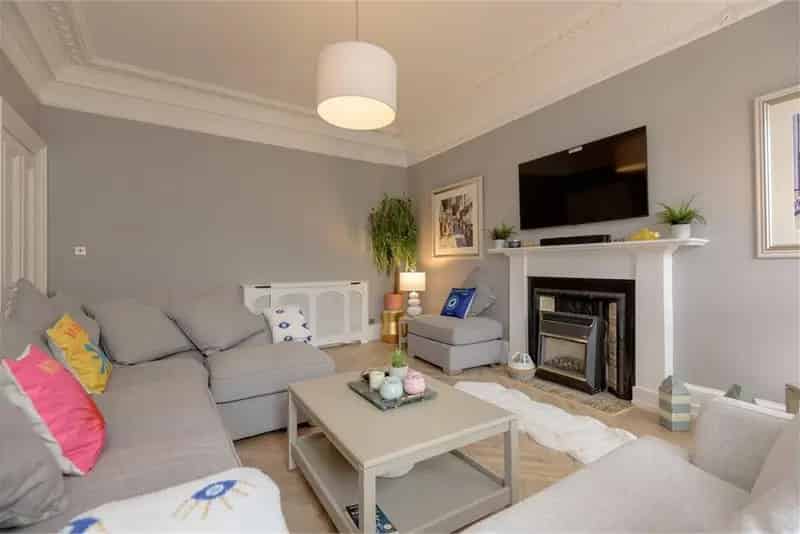 2 Bed Flat North Berwick High Street Modern Stylish Apartment