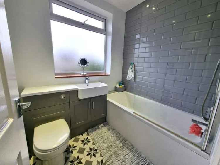 House For Sale in Sidegate Lane, Ipswich, England