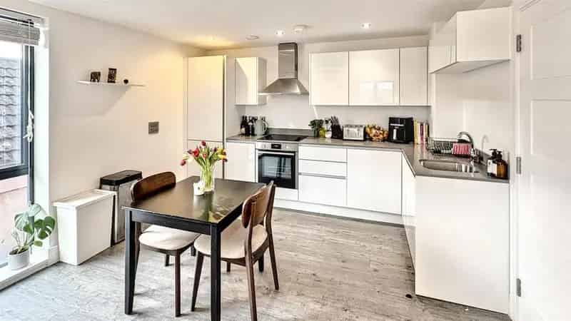 2 Bedroom Flat for Sale