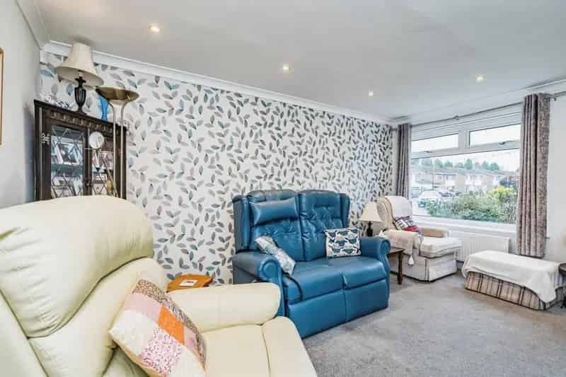 3 Bed Semi Detached Home Near Bunkers Hill Woods