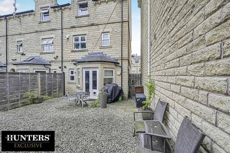 4 Bed End Townhouse For Sale
