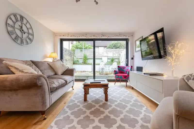 2 Bedroom Grade II Listed Chapel Conversion Bath Weston Village
