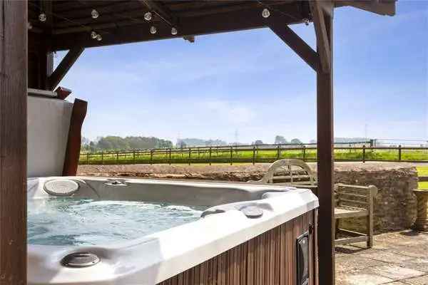 Grade II Listed Barn Conversion in Tormarton