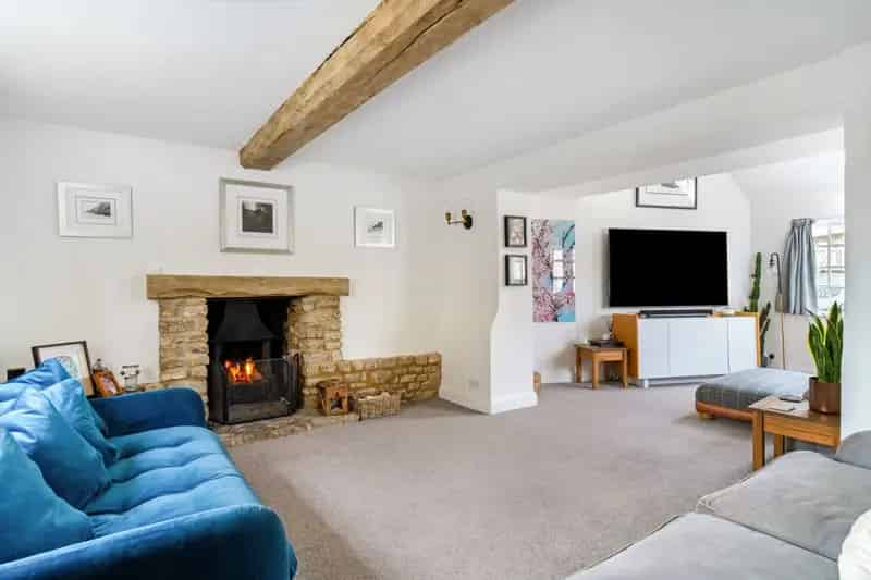 5 Bedroom Detached Cottage For Sale