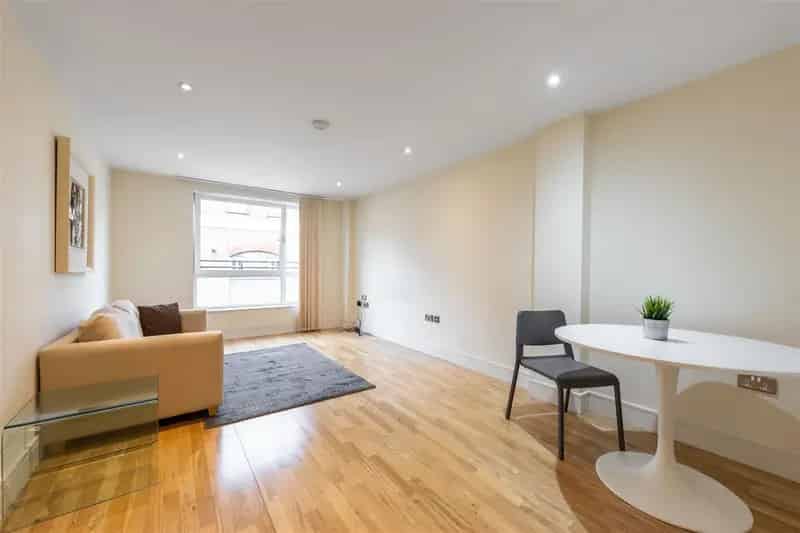 2 Bedroom Apartment Near Brick Lane - Secure Parking