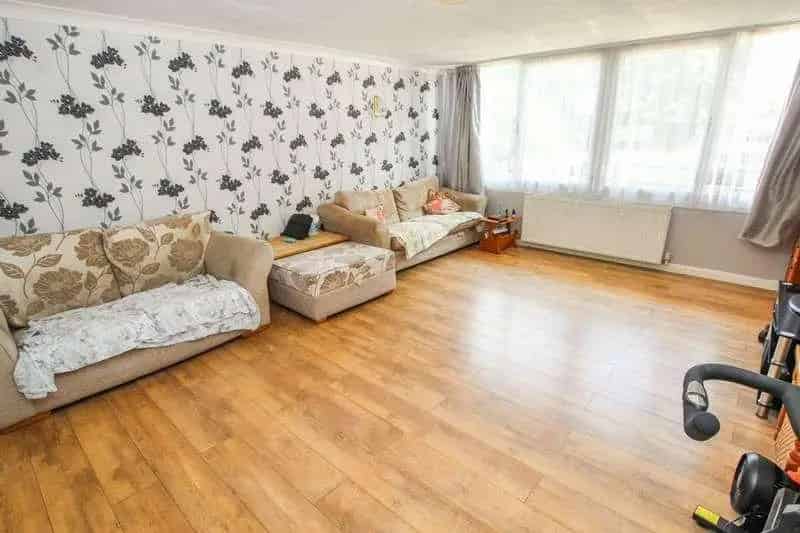 3 Bed Semi-Detached House for Sale