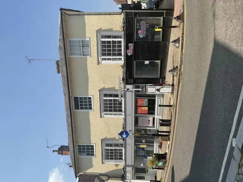 Commercial property For Rent , 6, South Street, Epsom and Ewell, England