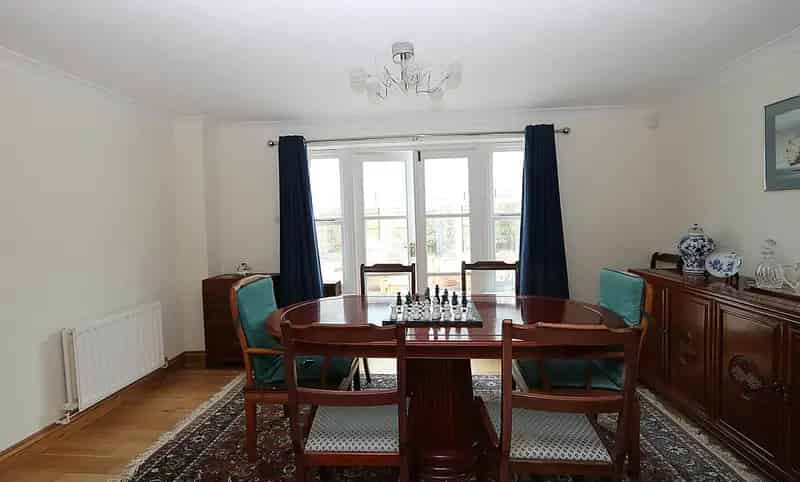 4 Bedroom Detached House for Rent Purley on Thames
