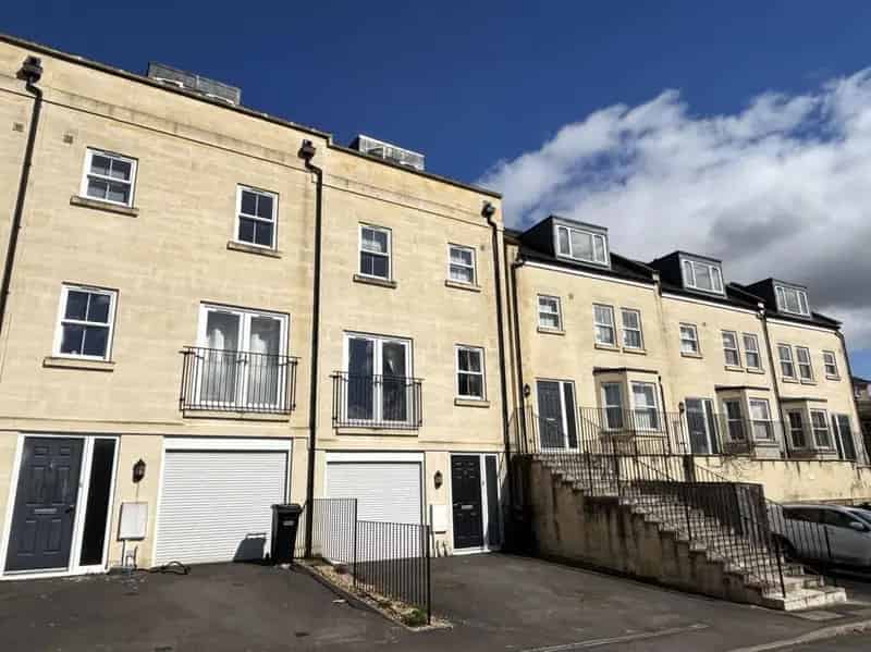 4 Bedroom Townhouse for Sale Larkhall