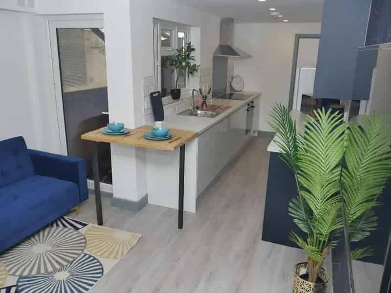 5 Bedroom Terraced House to Rent