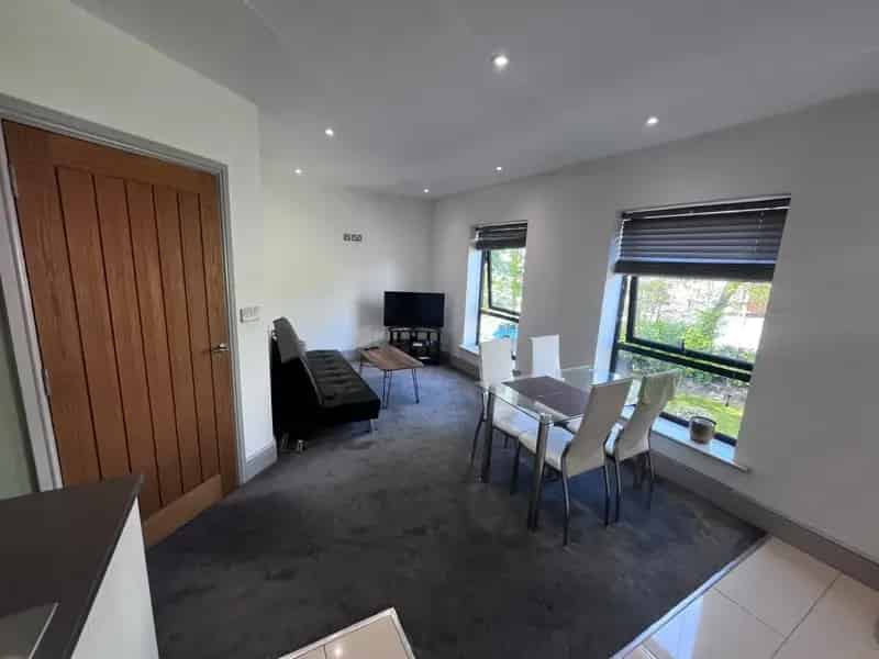 2 Bedroom Apartment Near City Centre Short Term Let Available
