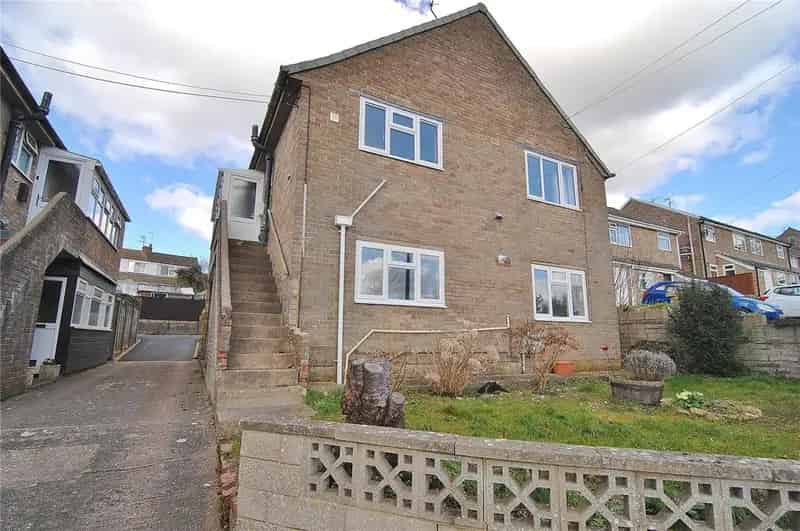 2 Bedroom Ground Floor Maisonette for Sale