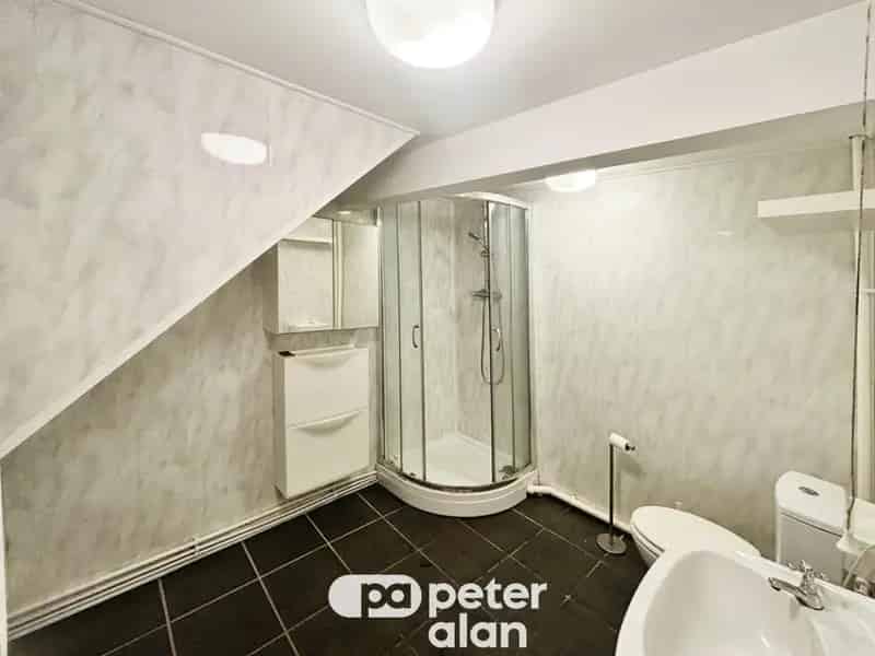 2 Bedroom Terraced House Near City Centre