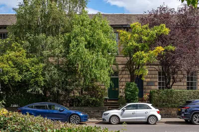 6 Bedroom Townhouse for Sale