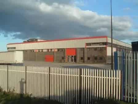 7 Acre Industrial Warehouse with Crane Gantries