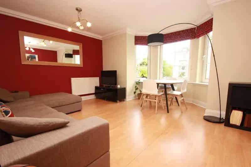 2 Bedroom Apartment to Rent in Edinburgh