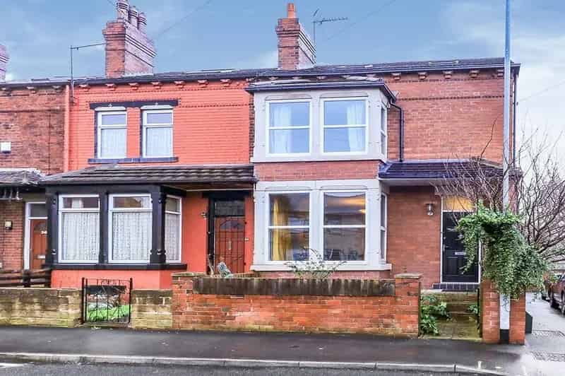 4 Bedroom End Terrace House Leeds LS5