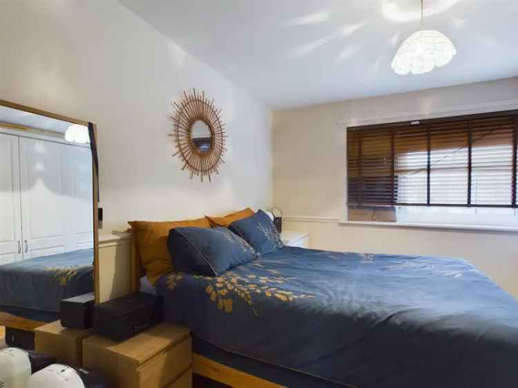 1 Bedroom Apartment Near Bromley By Bow Station