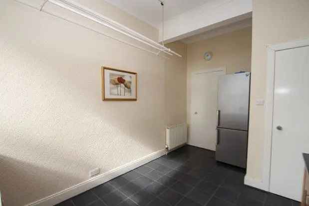 Flat to rent in Chancellor Street, Glasgow G11