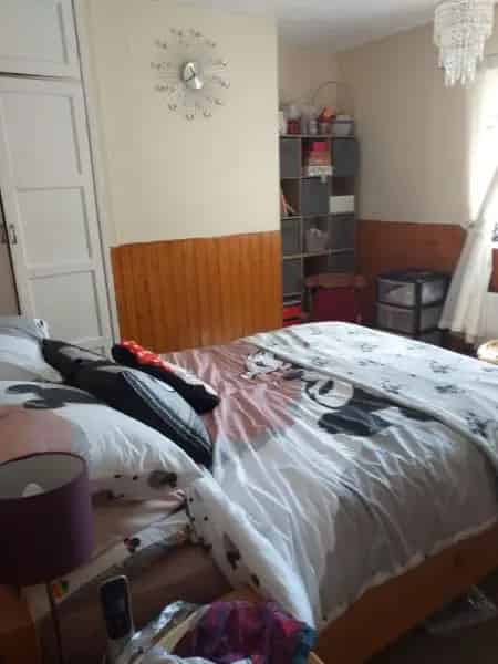 3 Bedroom Semi Detached House Near School and Amenities