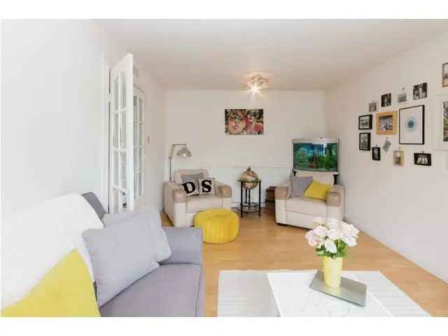 2 bedroom end-terraced house for sale