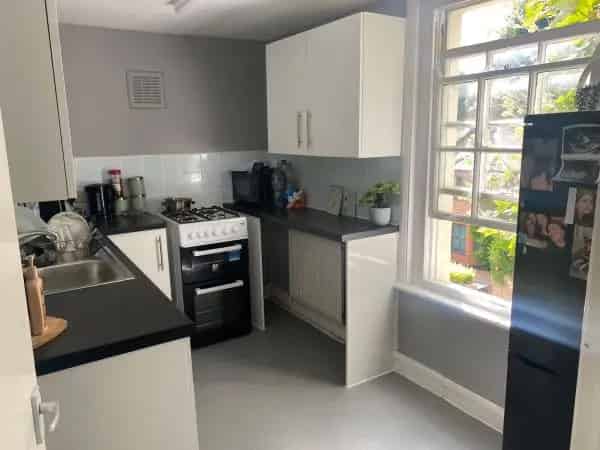 1-Bed Flat Swap North East London for Surrey West London