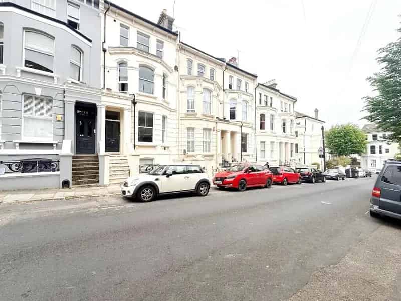 2 bedroom flat