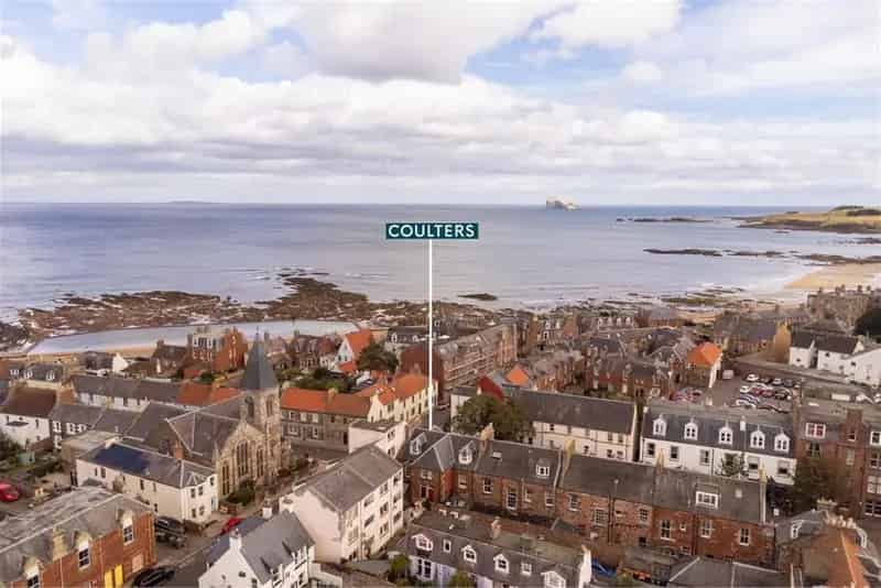 2 Bed Flat - Double Upper with 2 Reception Rooms