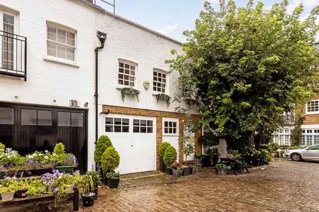 Mews house for sale in Bathurst Mews, Hyde Park Estate, Paddington, London W2