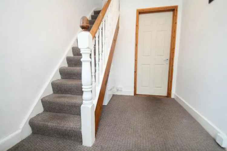 4 Bedroom Student House Corner Plot Spacious Kitchen Diner Lounge Garden
