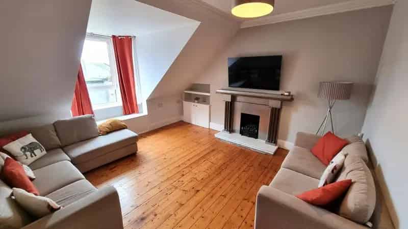 3 Bedroom Flat to Rent Near City Centre