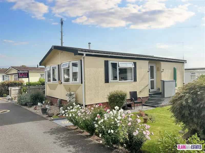2 Bedroom Park Home for Sale