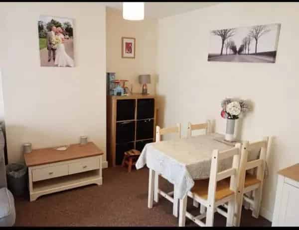 2 Bedroom House with Private Garden and Entrance