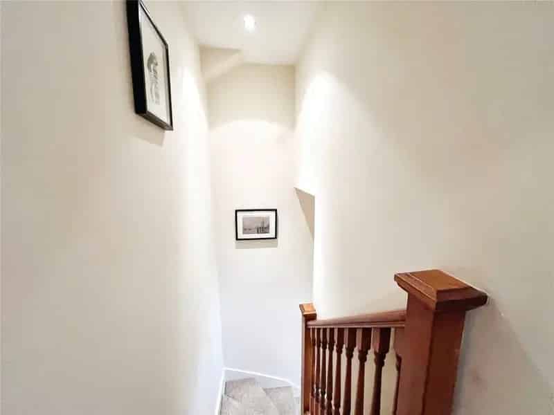 2 Bedroom Flat for Sale in London SE6 - Corbett Estate