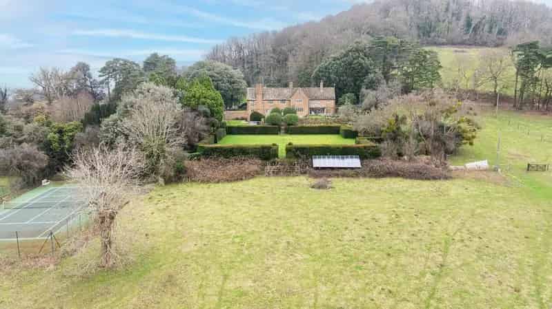 7 Bedroom Detached House with Coach House and 9 Acres