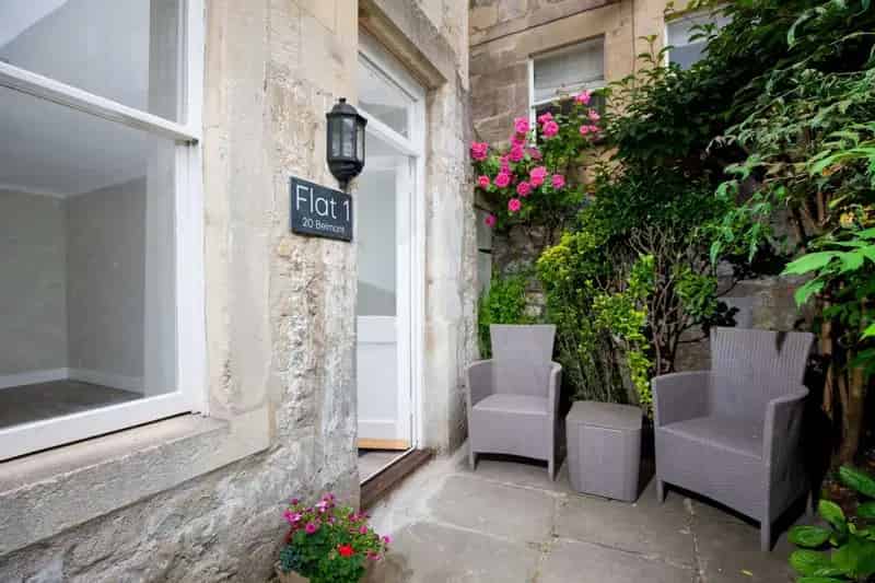2 Bedroom Apartment to Rent Central Location