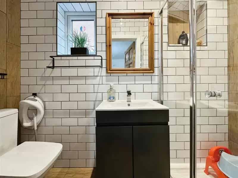 4 Bed House for Sale Extended Refurbished Family Home