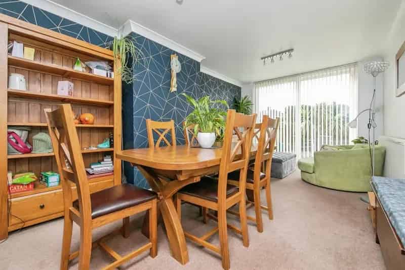 3 Bed House Garage Studio Large Garden Family Home