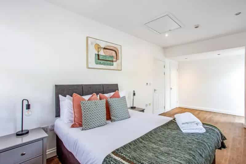 1 Bedroom Furnished Flat Batheaston