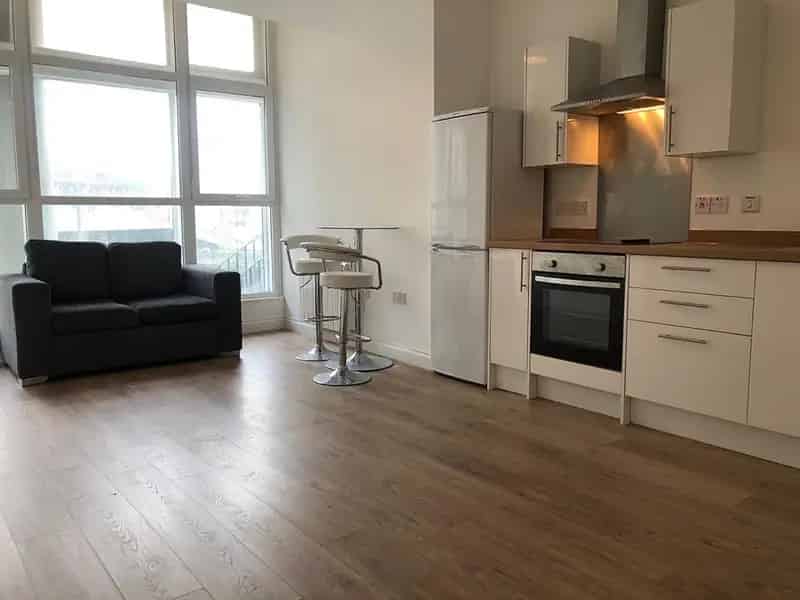 1 Bedroom Duplex Apartment Colmore Business District Central Location Available June