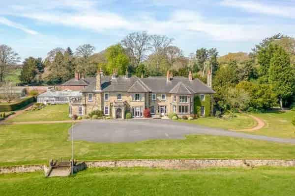 Lamb Close House Estate: 879 Acres, 16 Properties, Development Potential