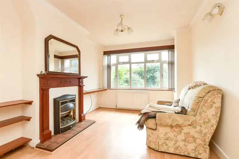 3 Bedroom Semi Detached House For Sale South Reigate