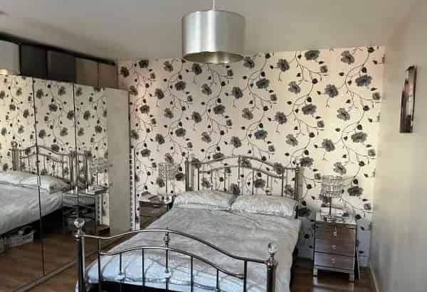 2 Double Bed Flat near South Norwood Lakes - Family Home