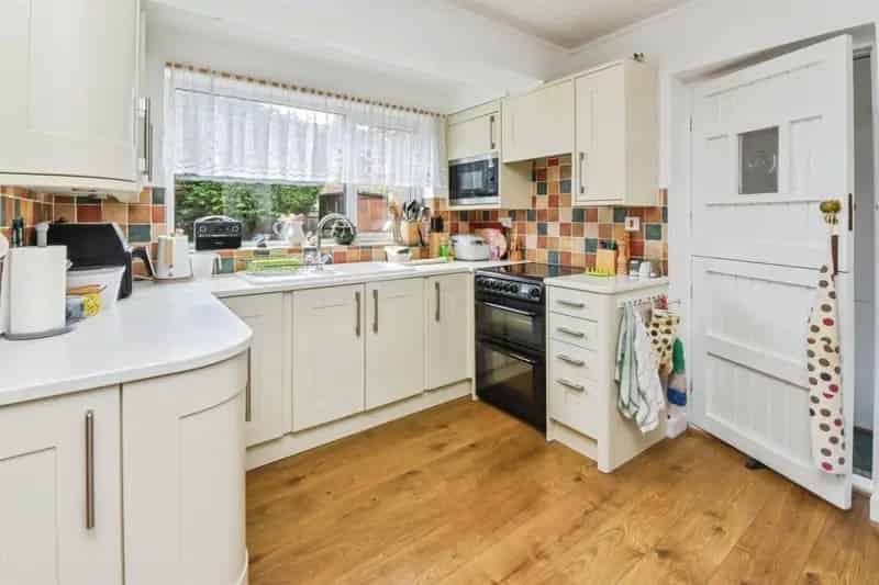 Spacious 4-Bed Detached Home in Frome - Ideal for Families