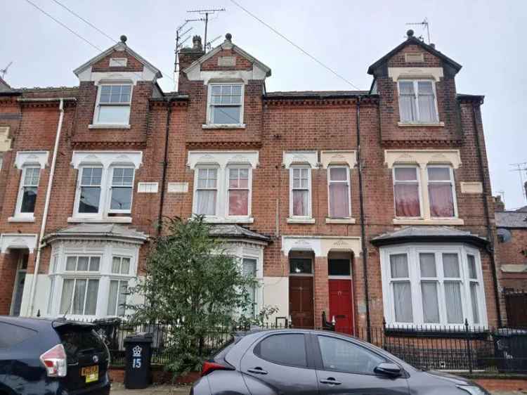 6 bedroom terraced house for sale