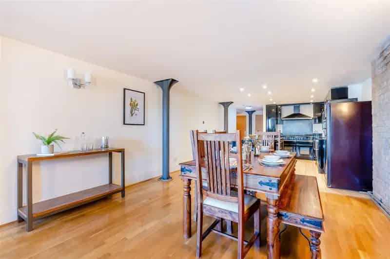 3 Bedroom Riverside Warehouse Apartment Rotherhithe