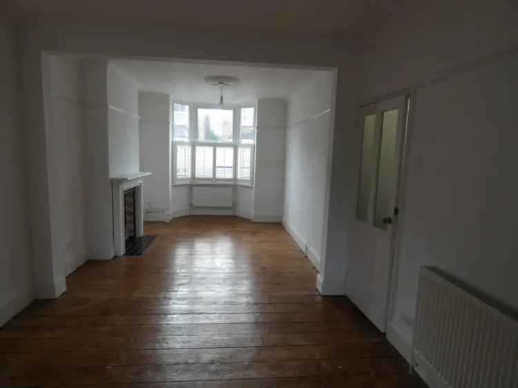 2 Bedroom Victorian Terrace House Newly Decorated