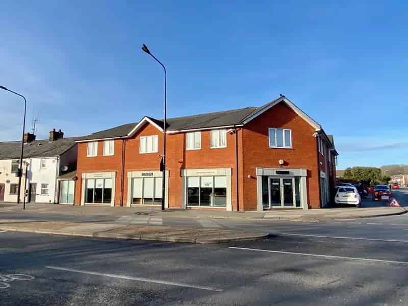 Retail Unit and Office Space with 12 Parking Spaces