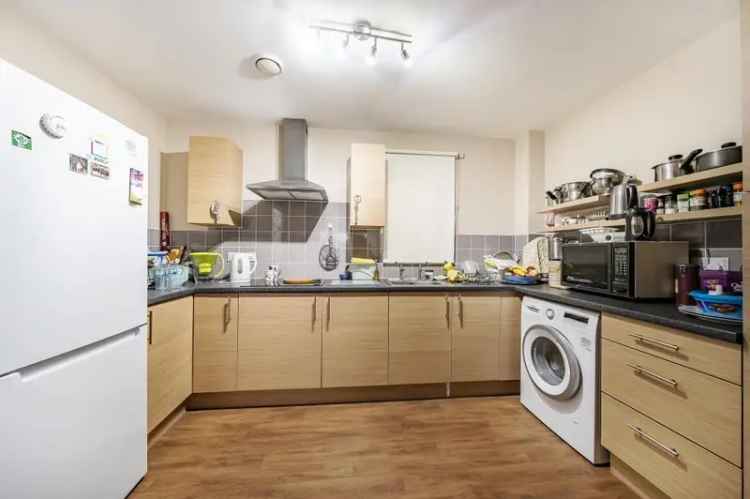 2 bedroom flat for sale