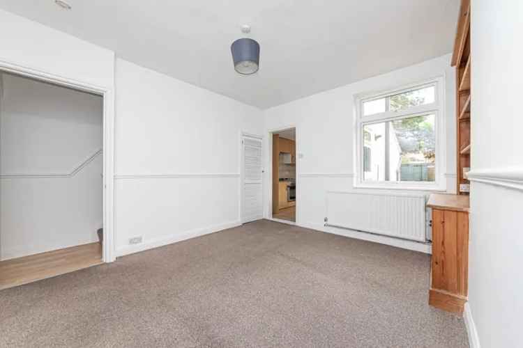 3 Bedroom House for Sale in Horsell Moor Woking